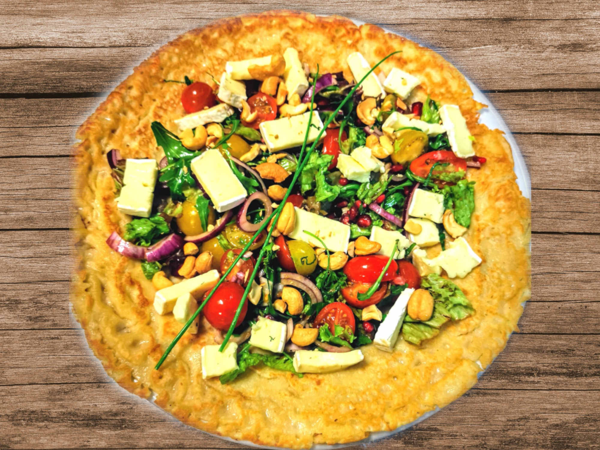 Pannenkoek met sla tomaat en balsamico